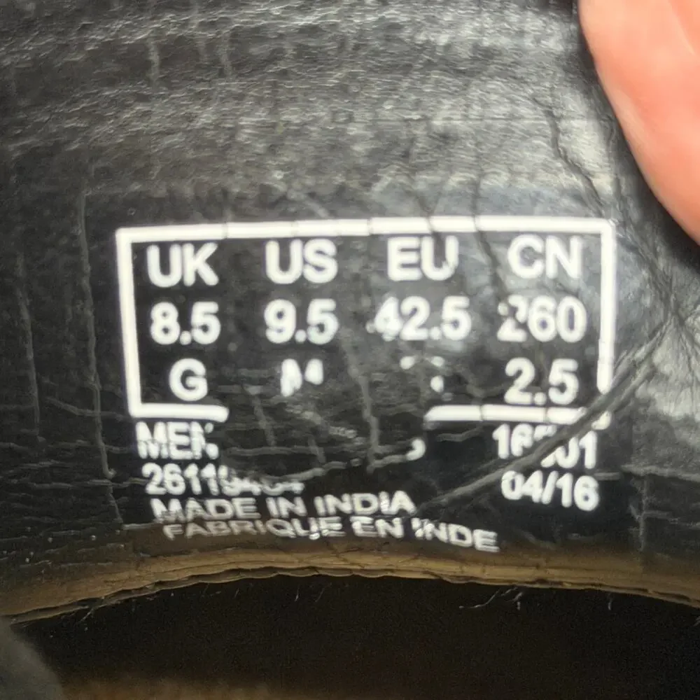 Clarks TOR ExtraLight Men's Black Leather Chukka Boots Size 9.5 (UK 8.5/EU 42.5)